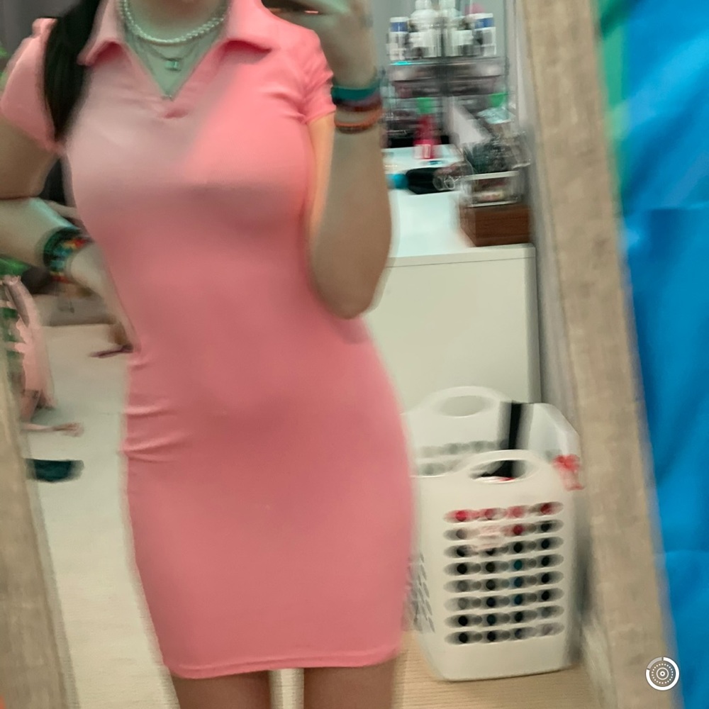 pink collared body con